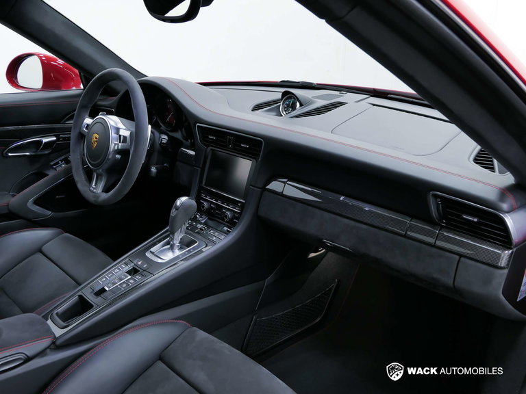 Porsche 991 Carrera 4 GTS