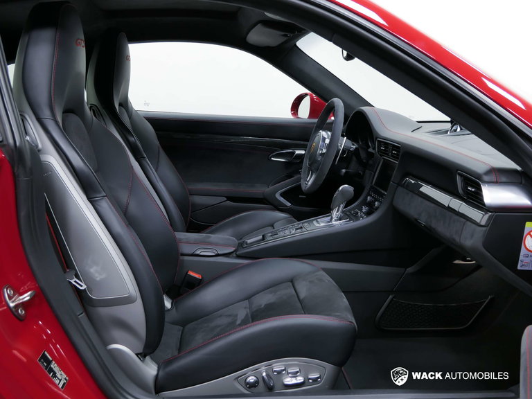Porsche 991 Carrera 4 GTS