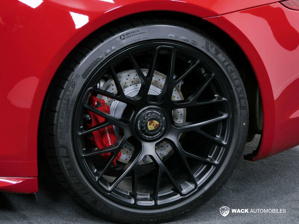 Porsche 991 Carrera 4 GTS