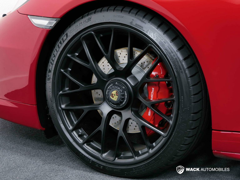 Porsche 991 Carrera 4 GTS