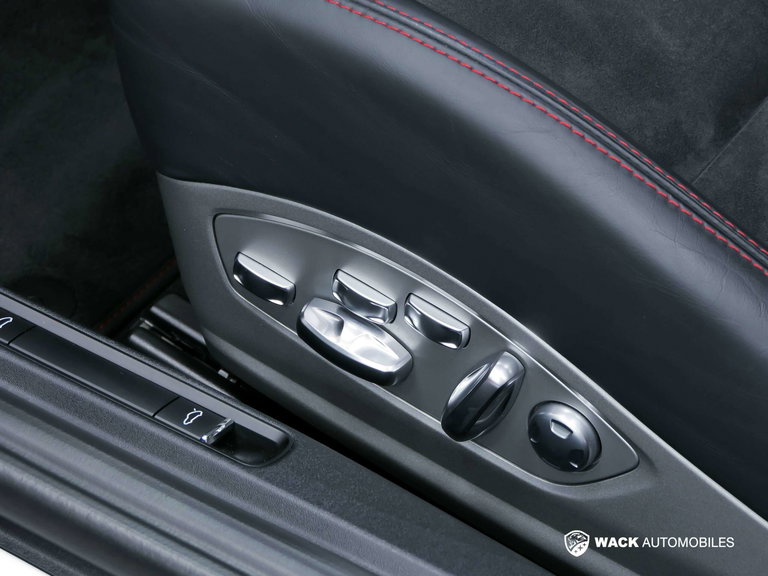 Porsche 991 Carrera 4 GTS