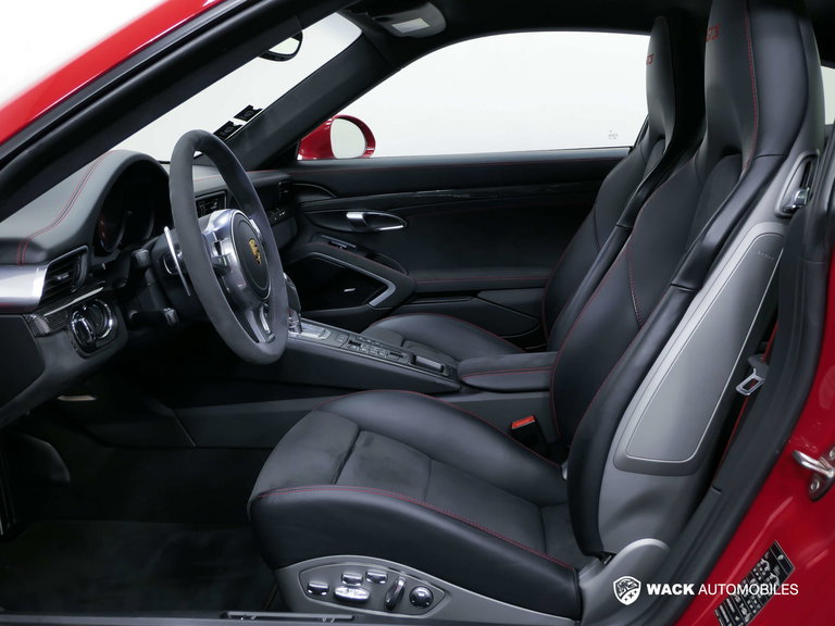 Porsche 991 Carrera 4 GTS