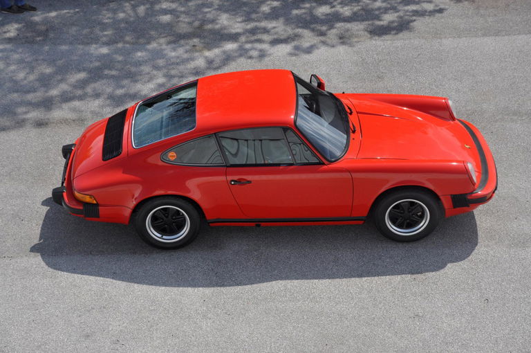 1976 Porsche 911 Carrera 2.7 in Indischrot