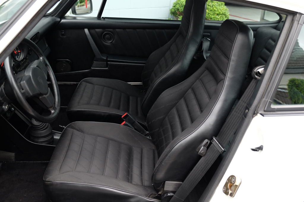 Porsche 911 Carrera 3.2 (KAT)