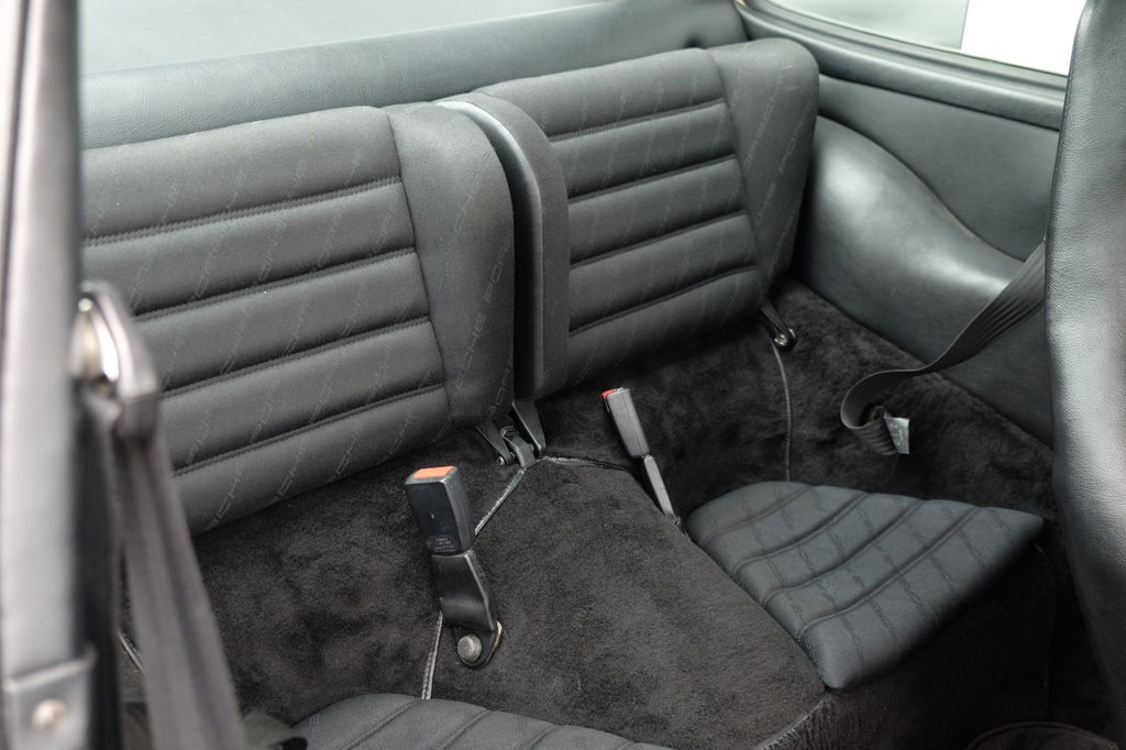 Porsche 911 Carrera 3.2 (KAT)