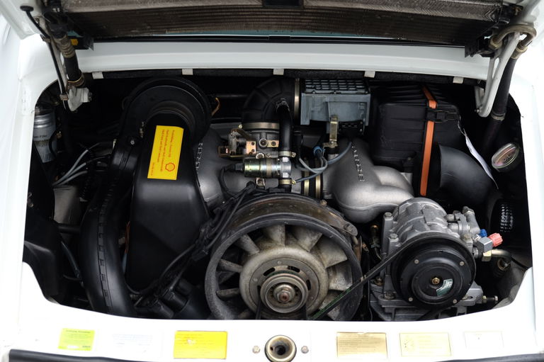 Porsche 911 Carrera 3.2 (KAT)