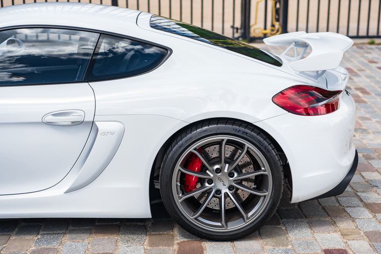 Porsche 981 Cayman GT4