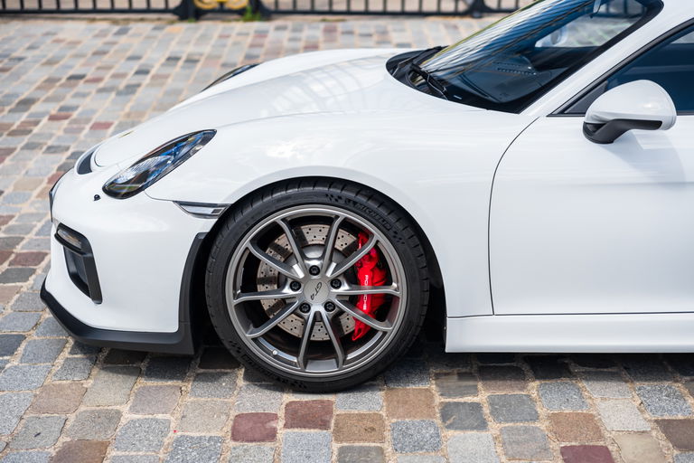 Porsche 981 Cayman GT4