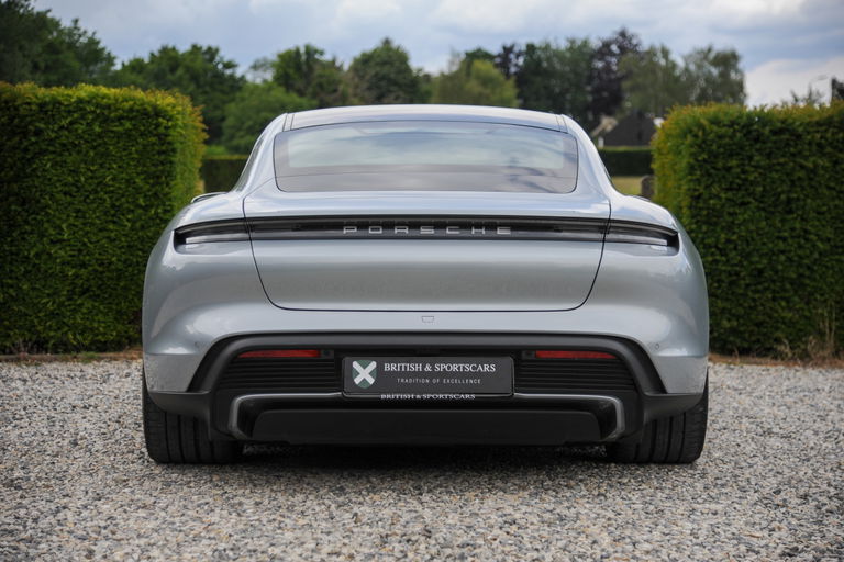 Porsche Taycan Turbo