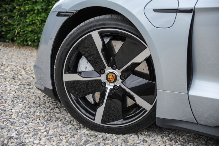 Porsche Taycan Turbo