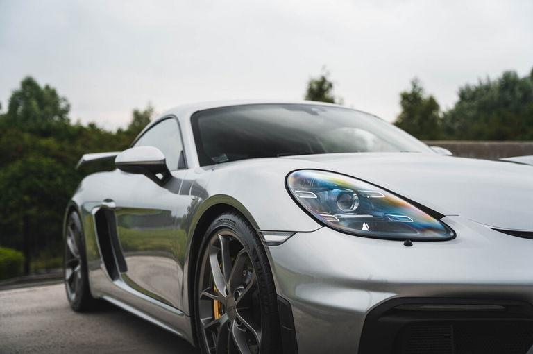 Porsche 718 Cayman GT4