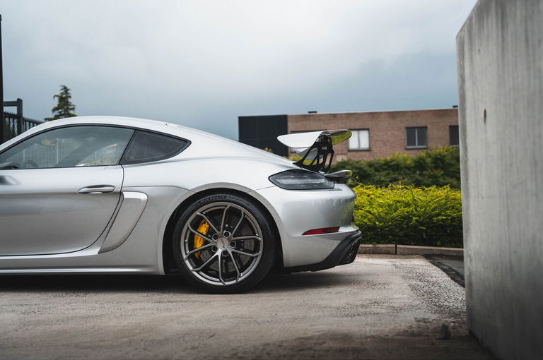 Porsche 718 Cayman GT4