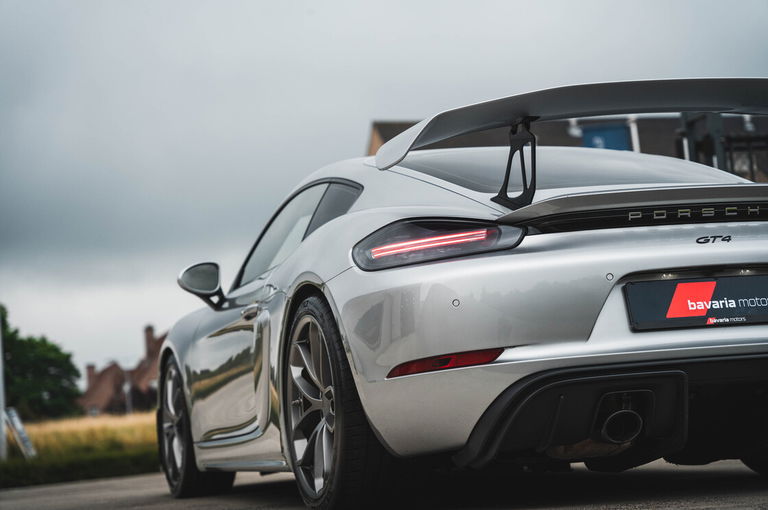 Porsche 718 Cayman GT4