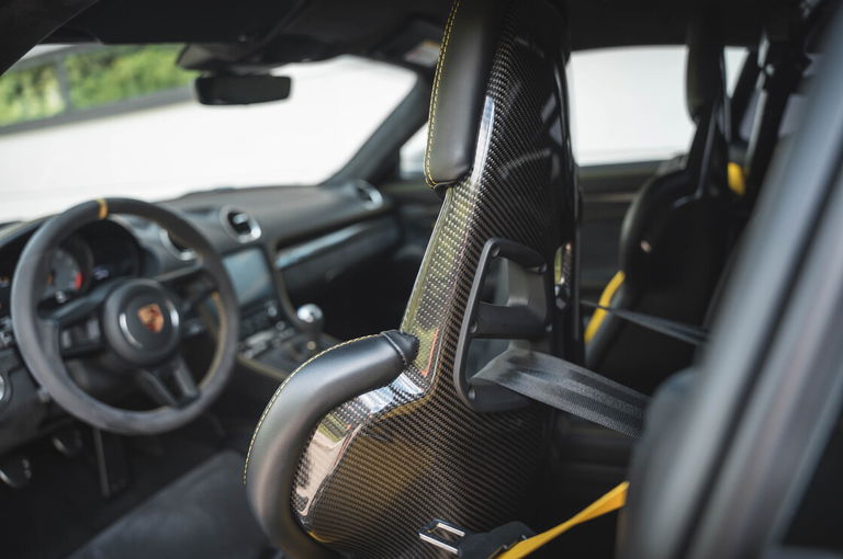 Porsche 718 Cayman GT4