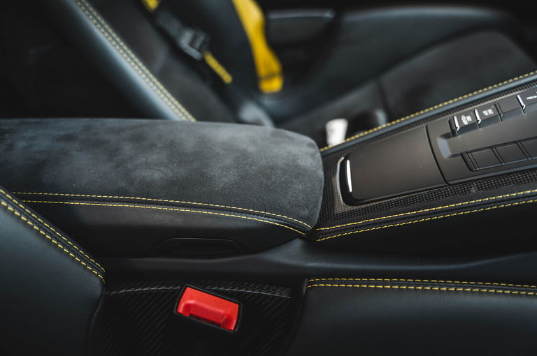 Porsche 718 Cayman GT4