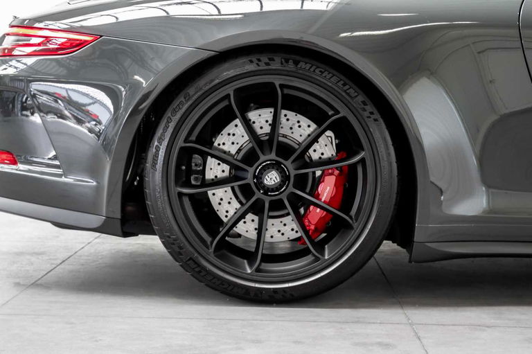 Porsche 991.2 GT3 Touring