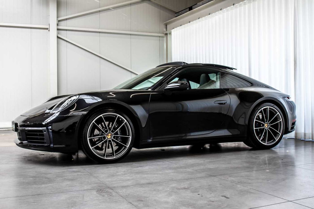 Porsche 992 Carrera