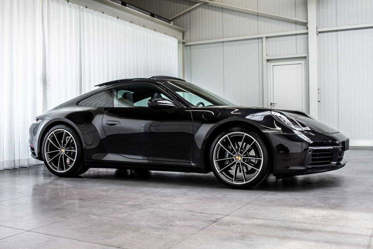 Porsche 992 Carrera