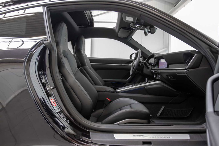Porsche 992 Carrera