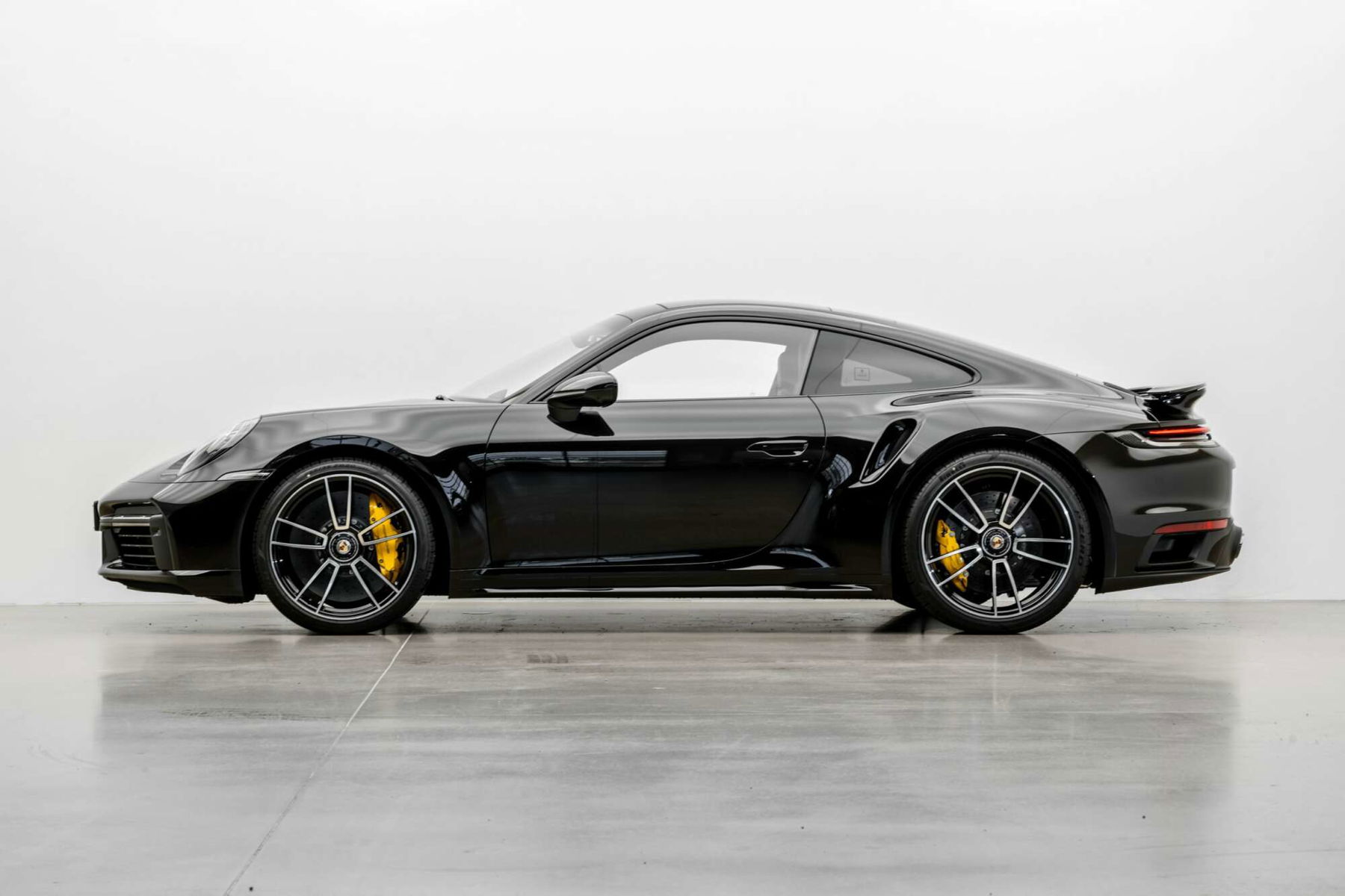 porsche 911 2022 black