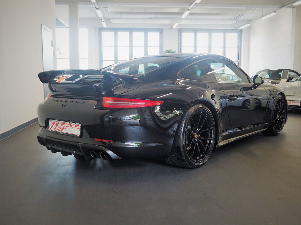Porsche 991 Carrera GTS
