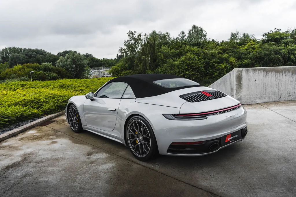 Porsche 992 Carrera 4S