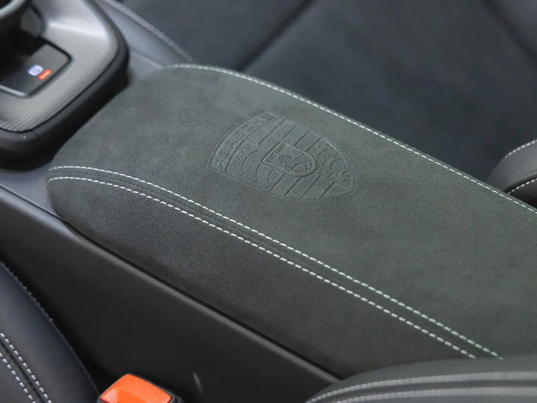 Porsche 992 Carrera 4 GTS