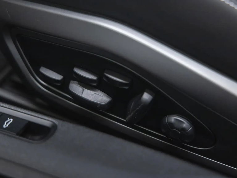 Porsche 992 Carrera 4 GTS