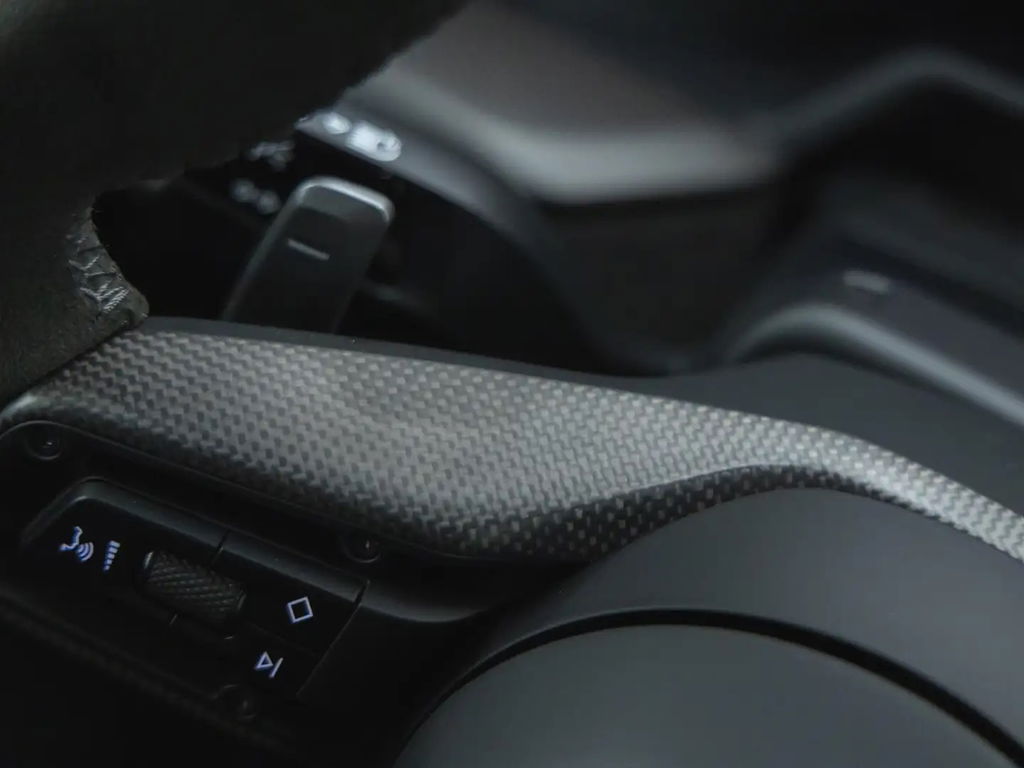 Porsche 992 Carrera 4 GTS