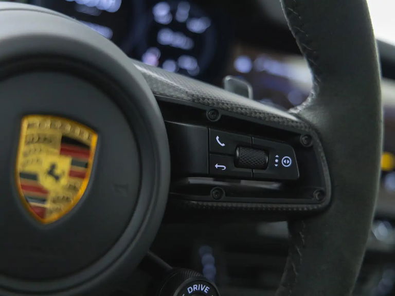 Porsche 992 Carrera 4 GTS