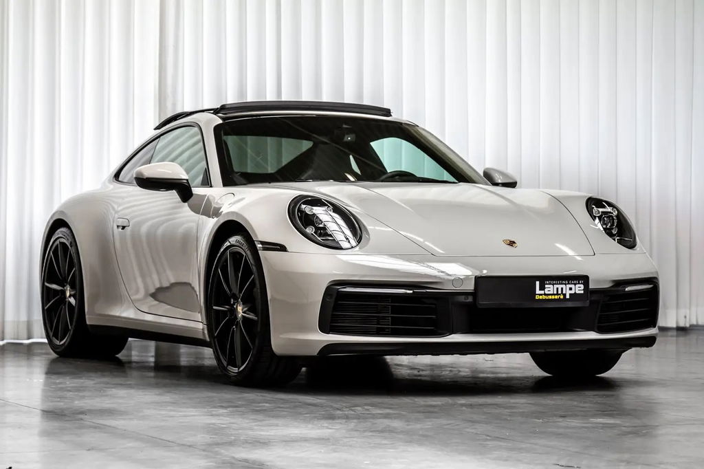 Porsche 992 Carrera