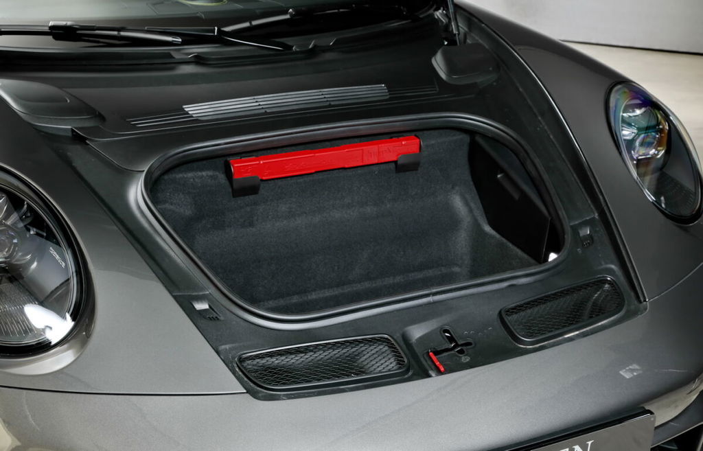 Porsche 992 GT3 Touring