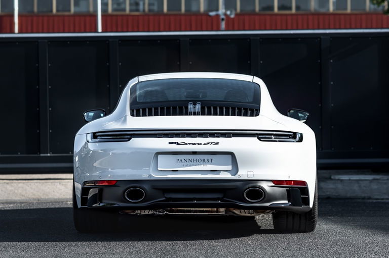 Porsche 992 Carrera GTS