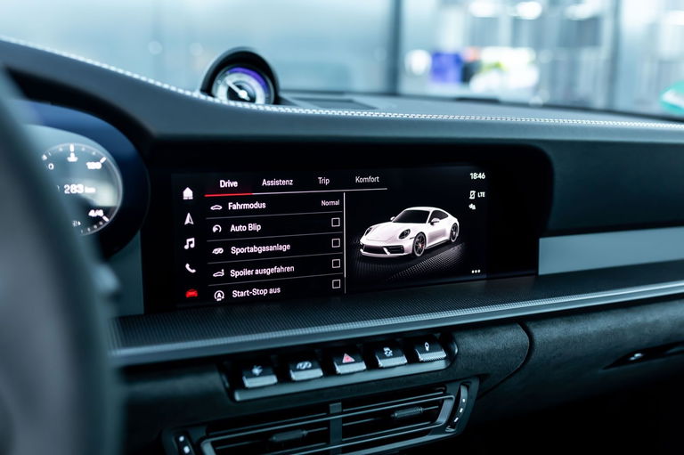 Porsche 992 Carrera GTS