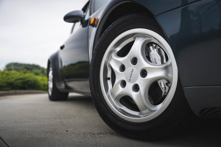 Porsche 993 Carrera 4