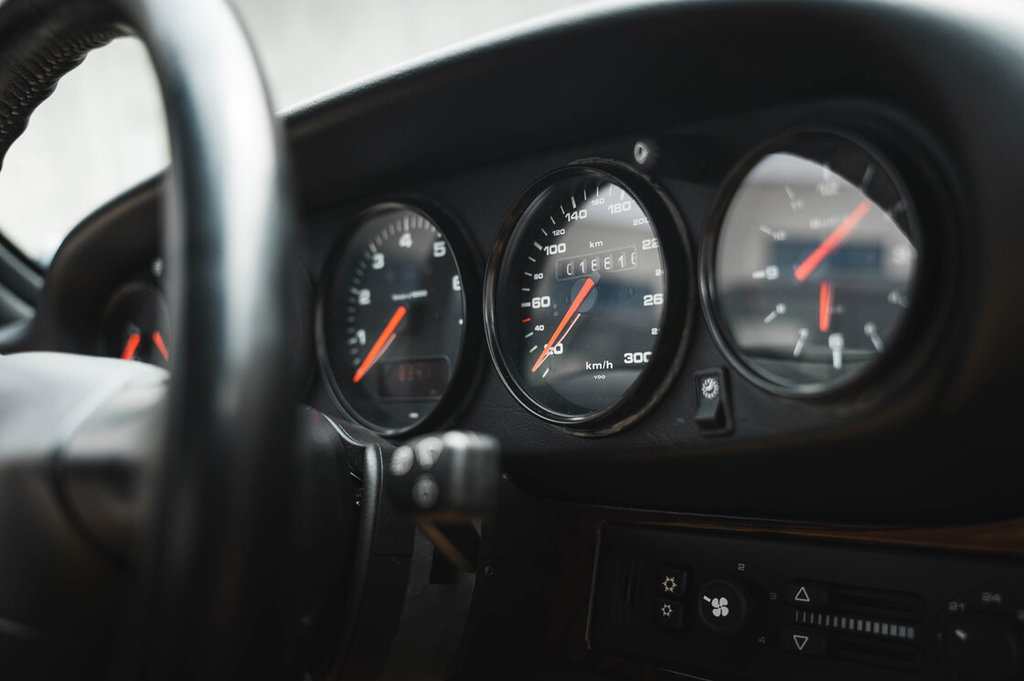 Porsche 993 Carrera 4