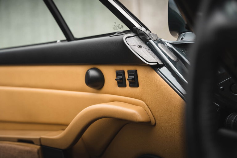Porsche 993 Carrera 4