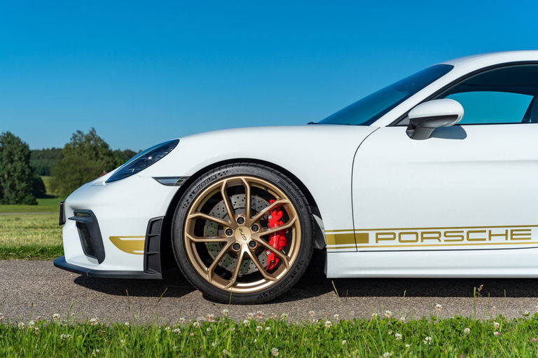 Porsche 718 Cayman GT4