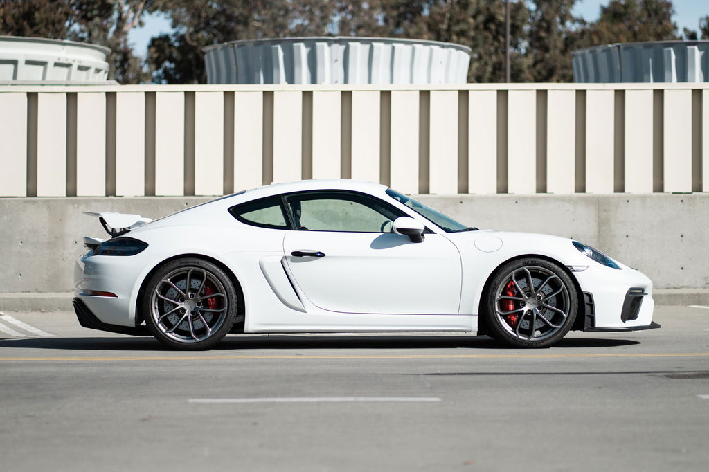 Porsche 718 Cayman GT4