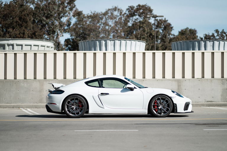 Porsche 718 Cayman GT4