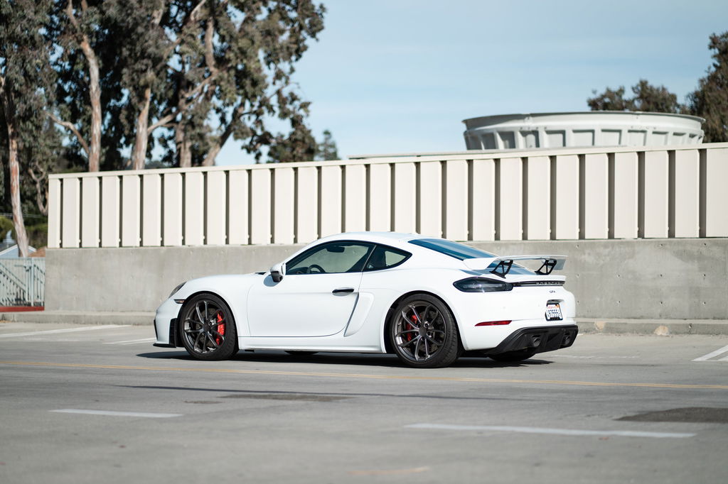 Porsche 718 Cayman GT4