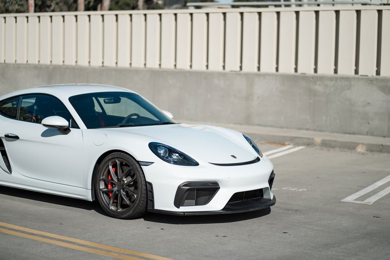 Porsche 718 Cayman GT4