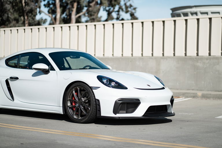 Porsche 718 Cayman GT4
