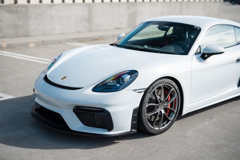 Porsche 718 Cayman GT4