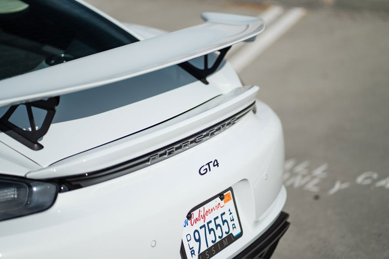 Porsche 718 Cayman GT4