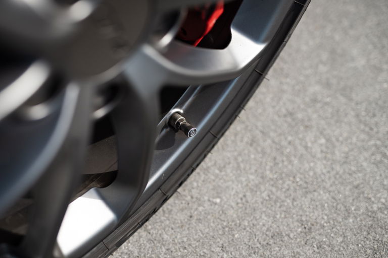 Porsche 718 Cayman GT4