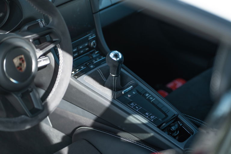 Porsche 718 Cayman GT4