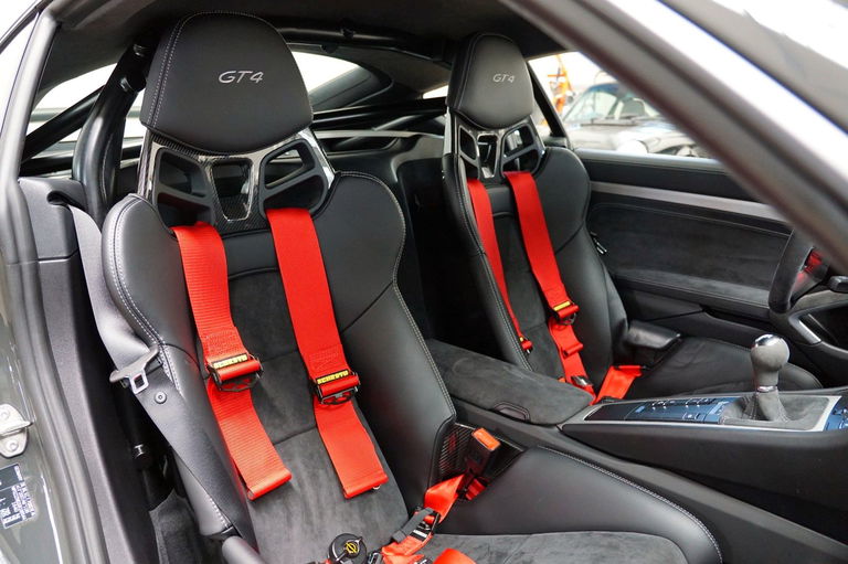 Porsche 981 Cayman GT4