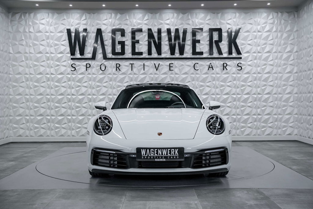 Porsche 992 Carrera