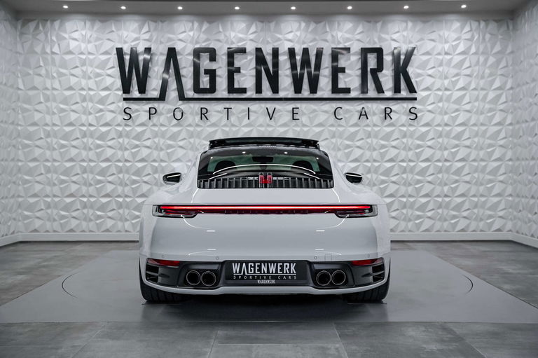 Porsche 992 Carrera